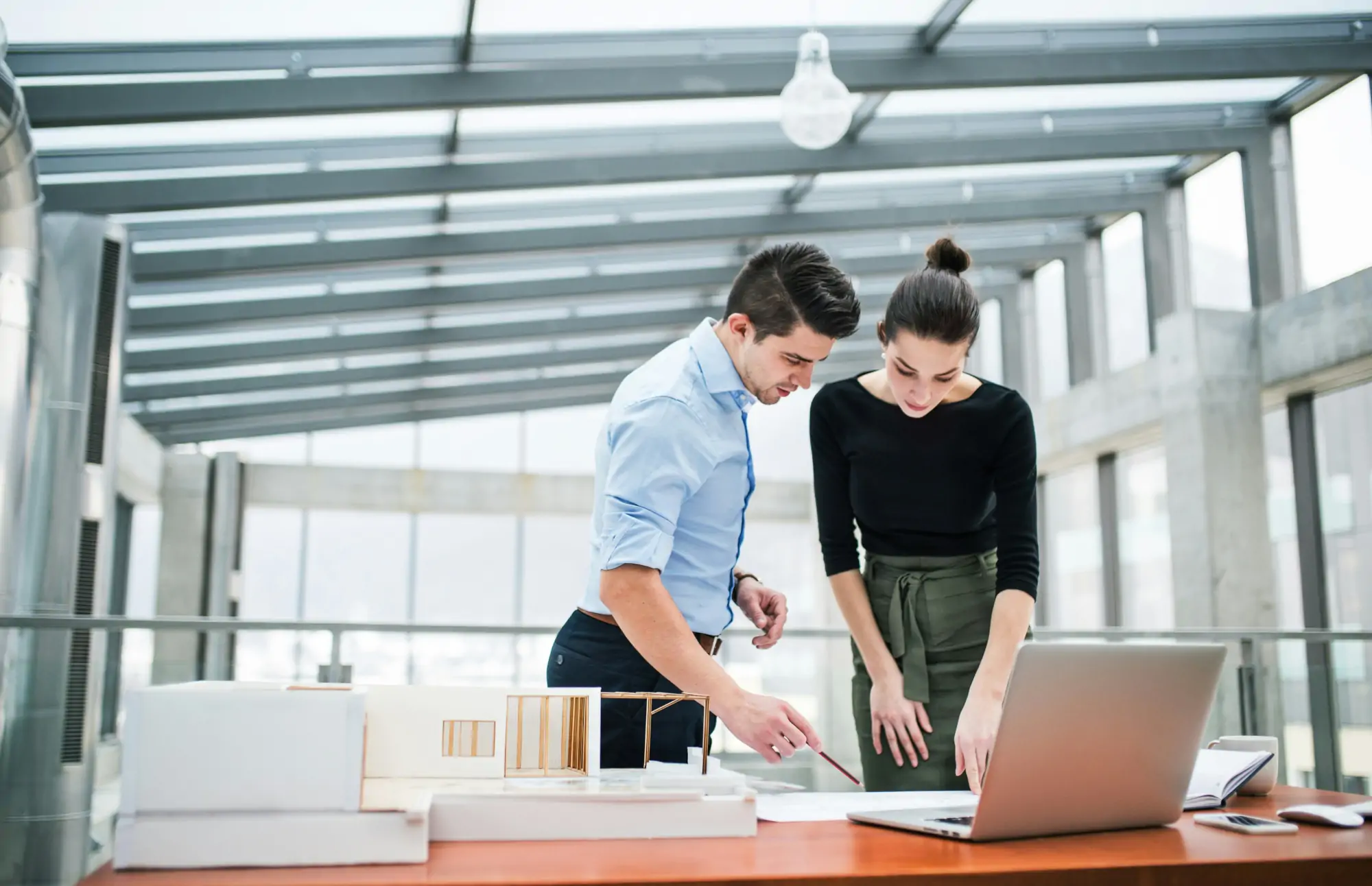accompagnement-industriel-et-tertiaire-ambrin