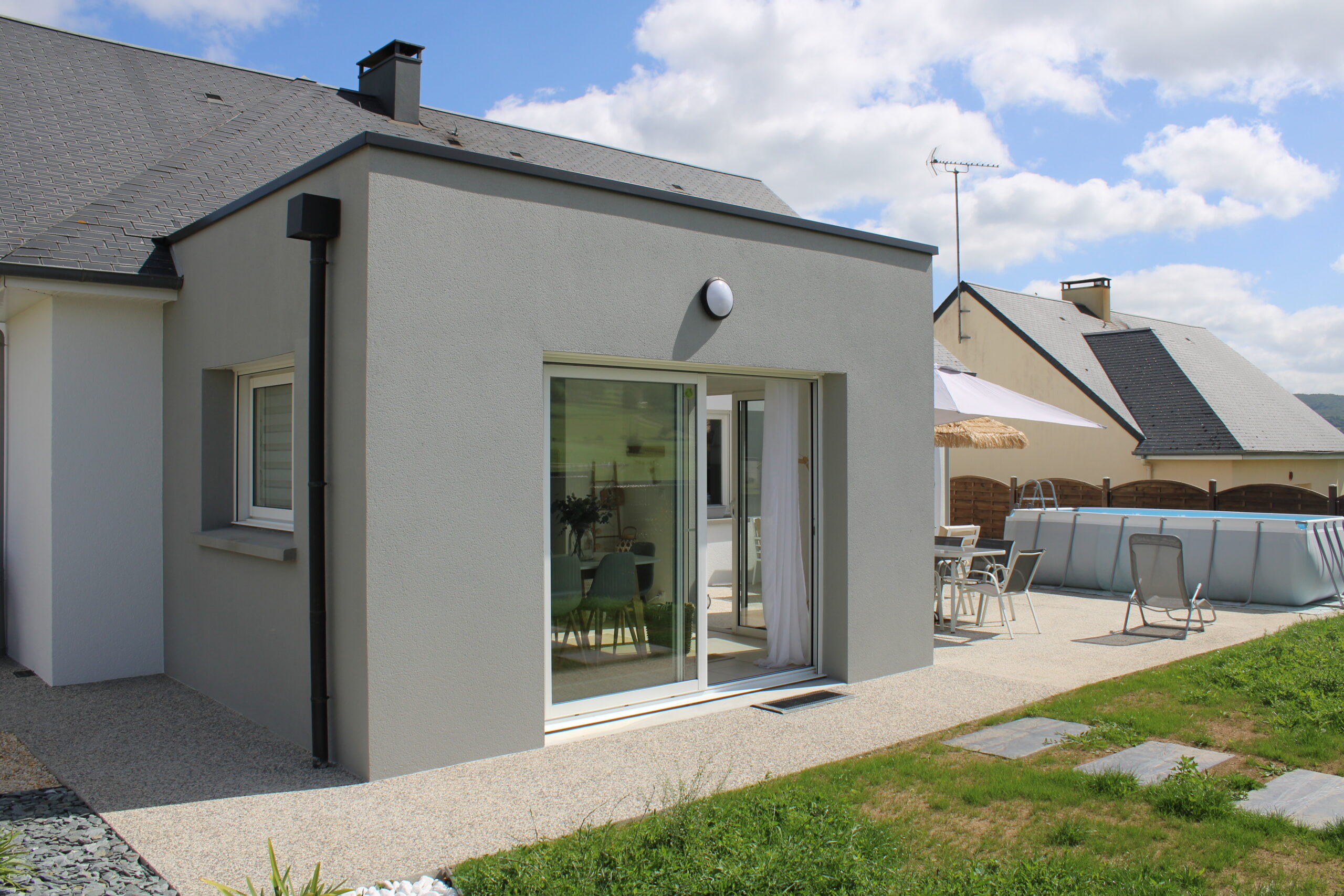 L'extension de la maison à Le Mesnil-Tôve