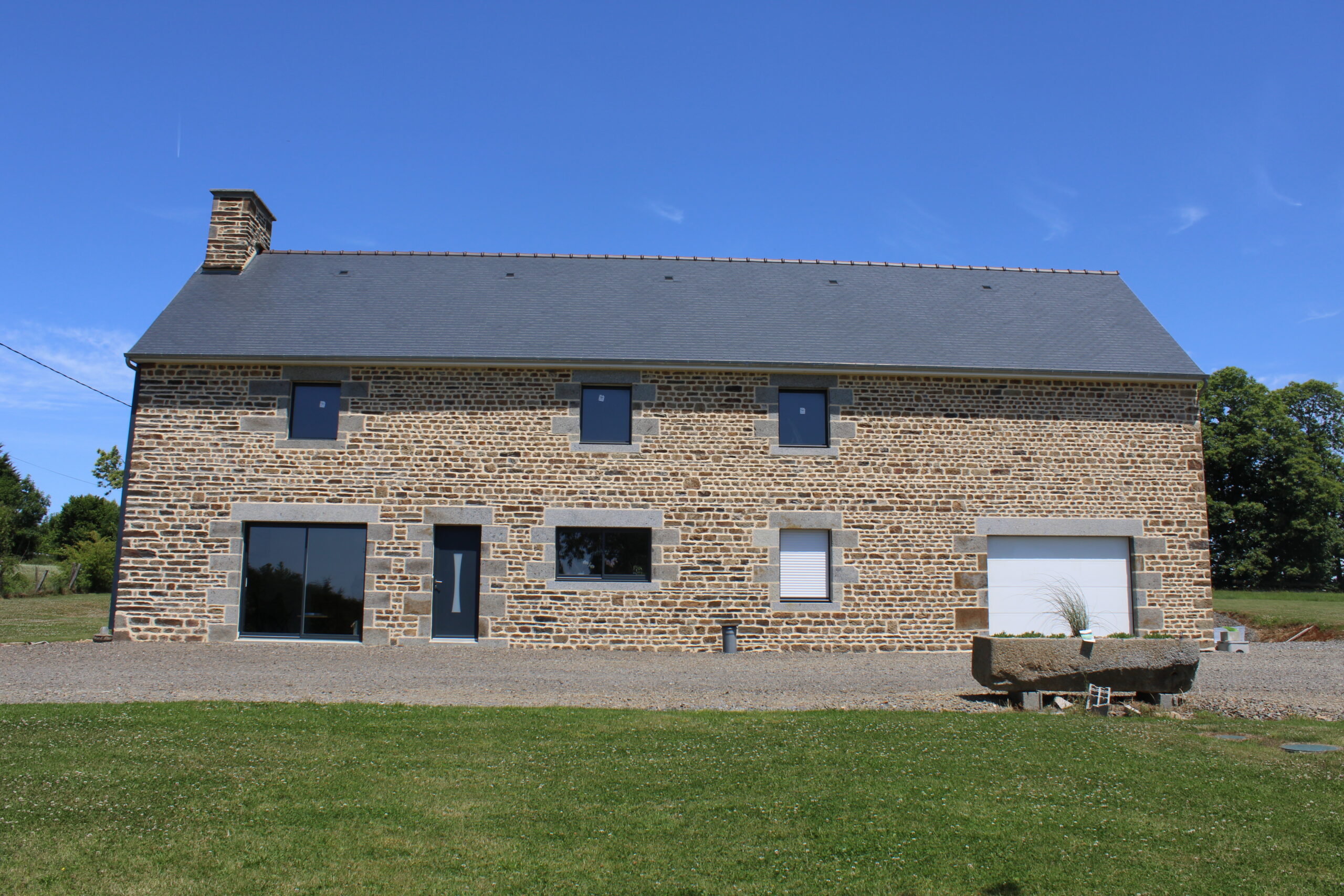 Maison rénovée à La Chapelle-Urée