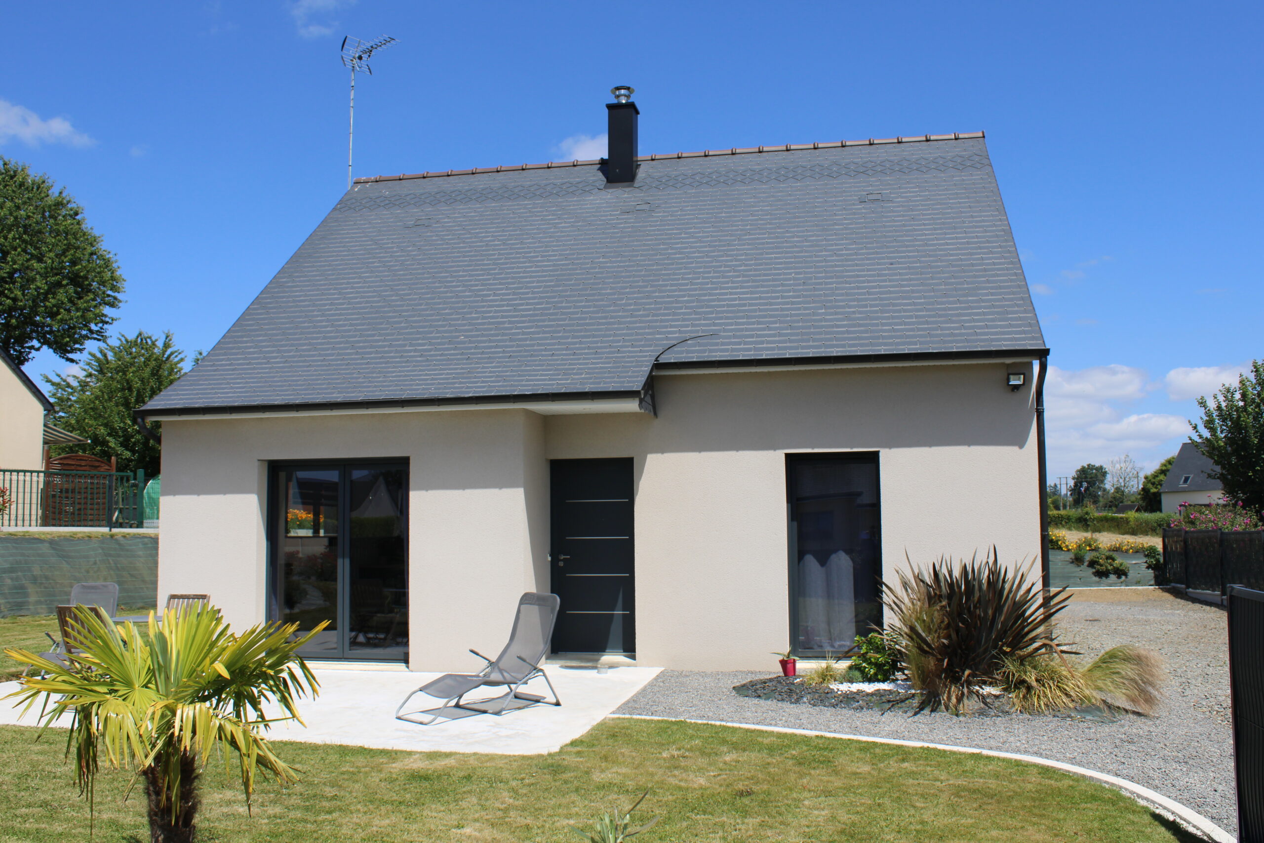 Maison à Brécey côté droit